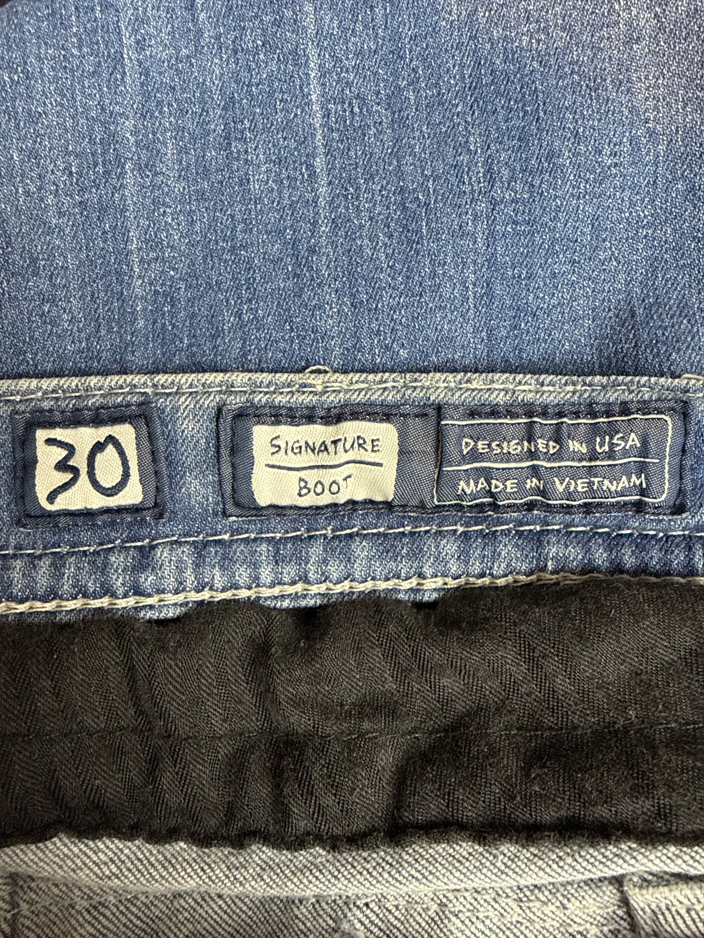 Miss Me Women's Indigo Embroidered Pocket Boot Cut Jeans JP8835B (30X34)