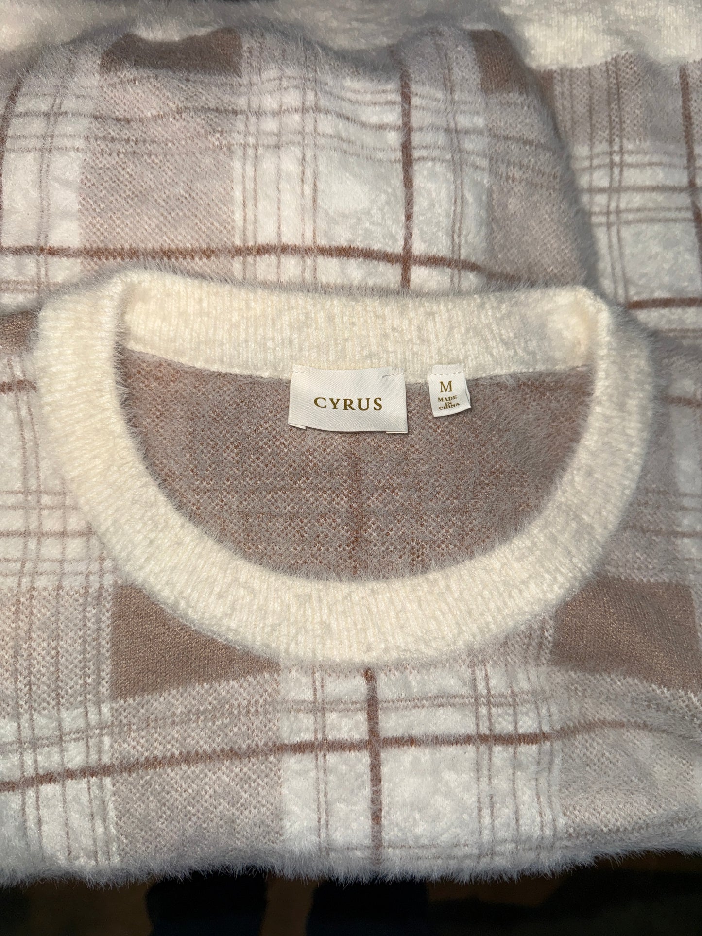 Cyrus Fuzzy Pullover Sweater Hamilton Windowpane White Beige - Used