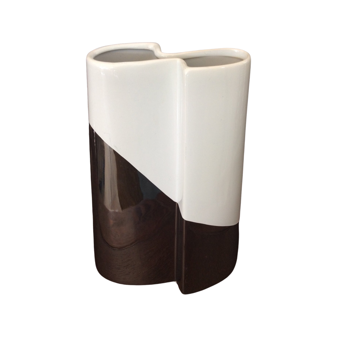 White and silver vases