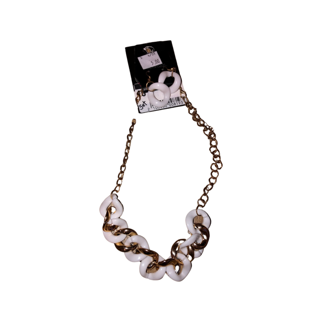 Necklace w/ earrings paparazzi