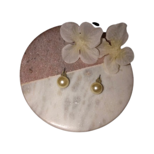 Pearl Costume Jewelry Earrings - used