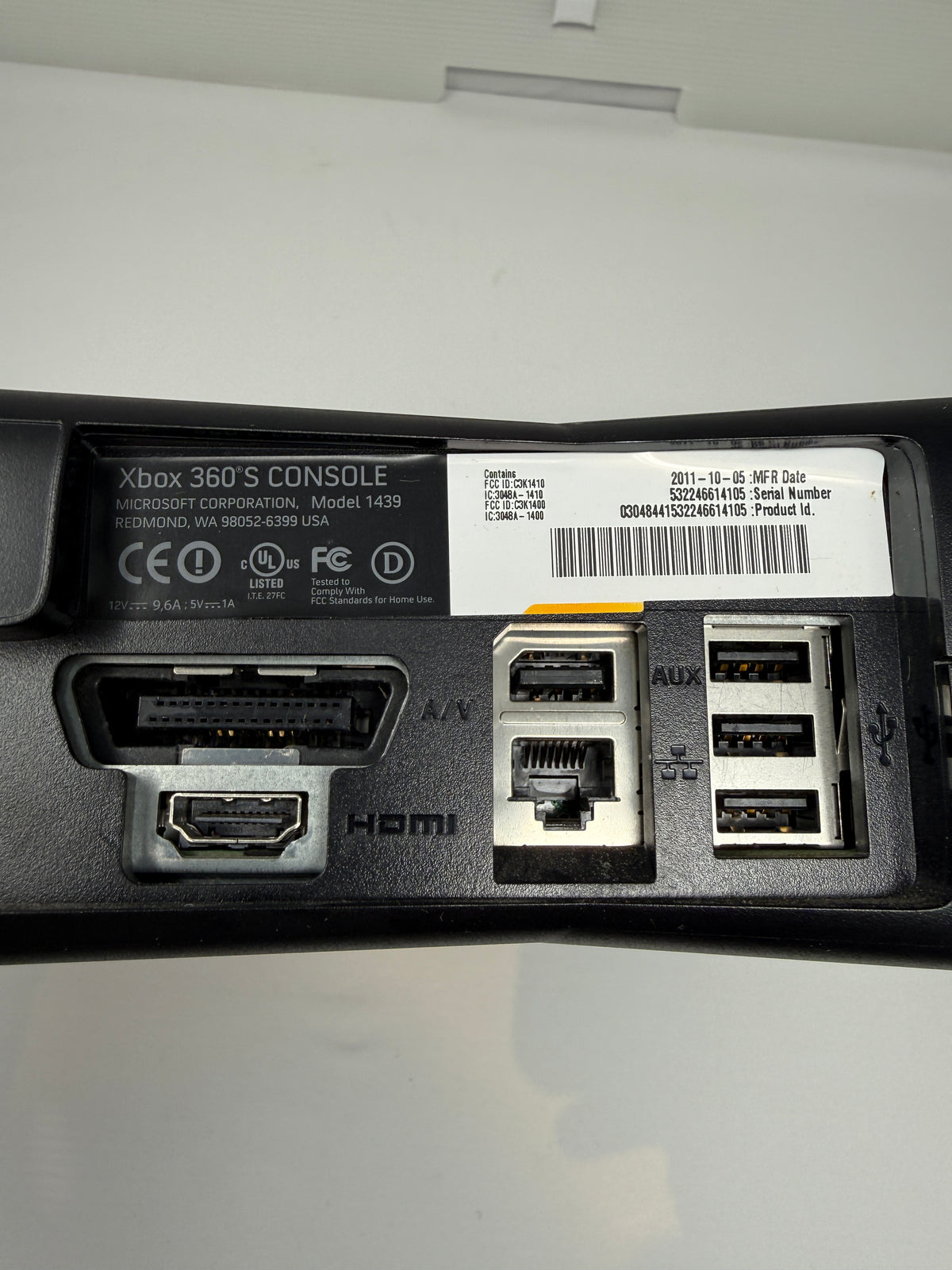 Microsoft XBox 360 S Model 1439 Console + Power Cable + Kinect (No Hard Drive) - Pre-Owned