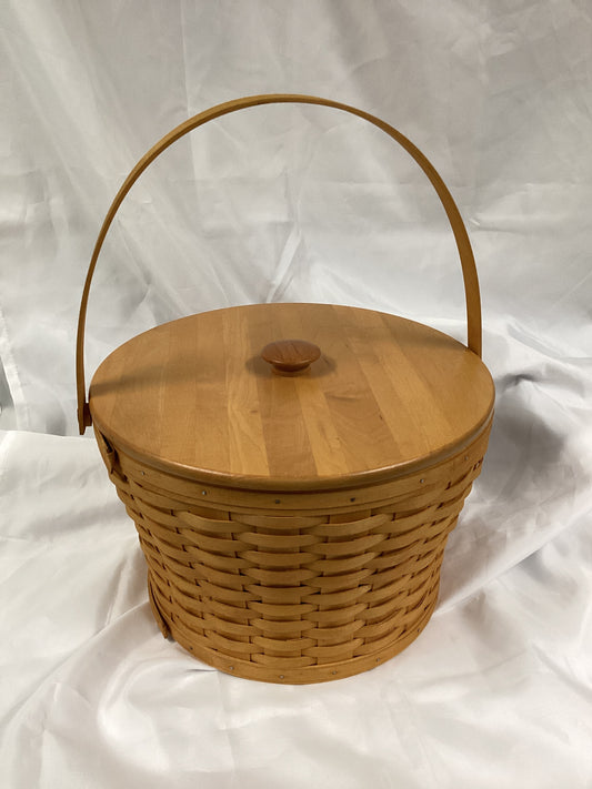 Longaberger Hostess Sewing Basket with Lid, 3 Organizer Trays and Handle 2000 (Previously Owned- Like New Conditon)