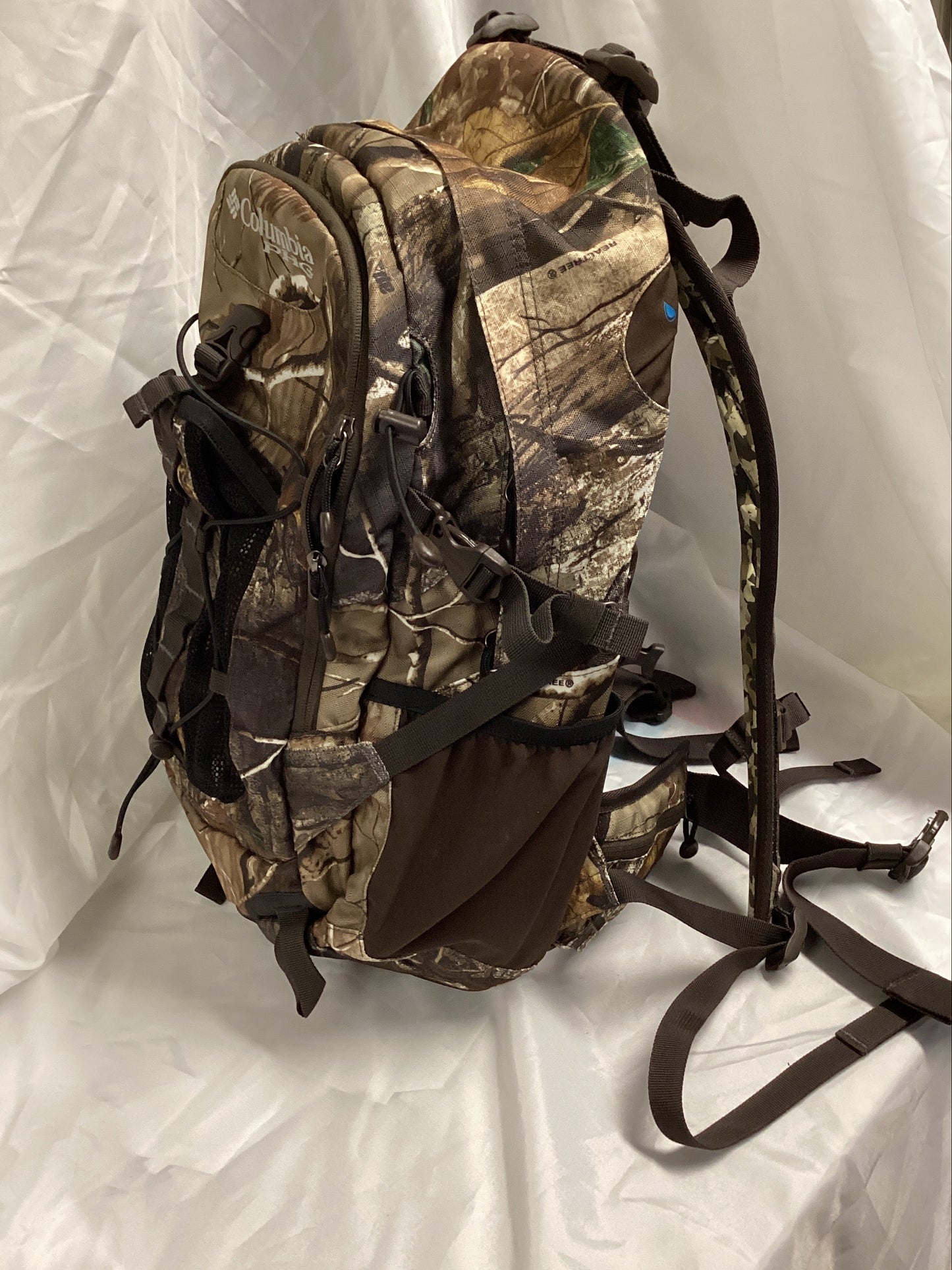 Columbia Performance Hunting Gear Backpack with Raincover (Previously Owned- Like New Condition)