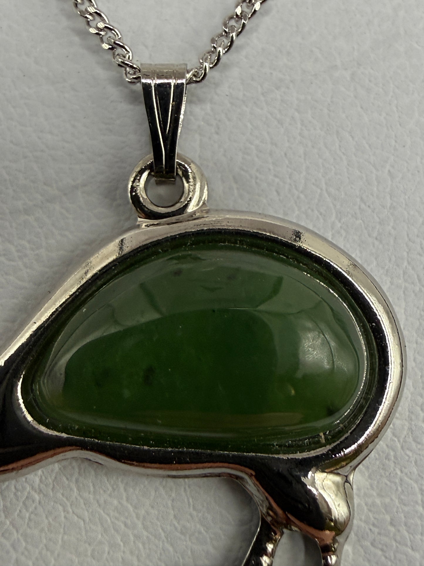 ARIKI Nephrite Jade Kiwi Pendant Necklace Palladium Plated - Used Like New Condition