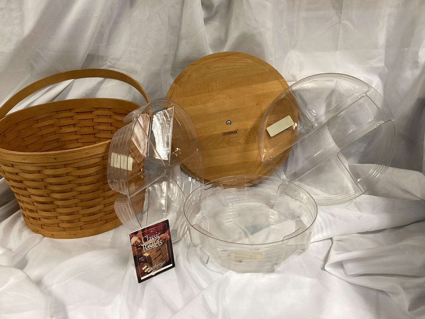Longaberger Hostess Sewing Basket with Lid, 3 Organizer Trays and Handle 2000 (Previously Owned- Like New Conditon)