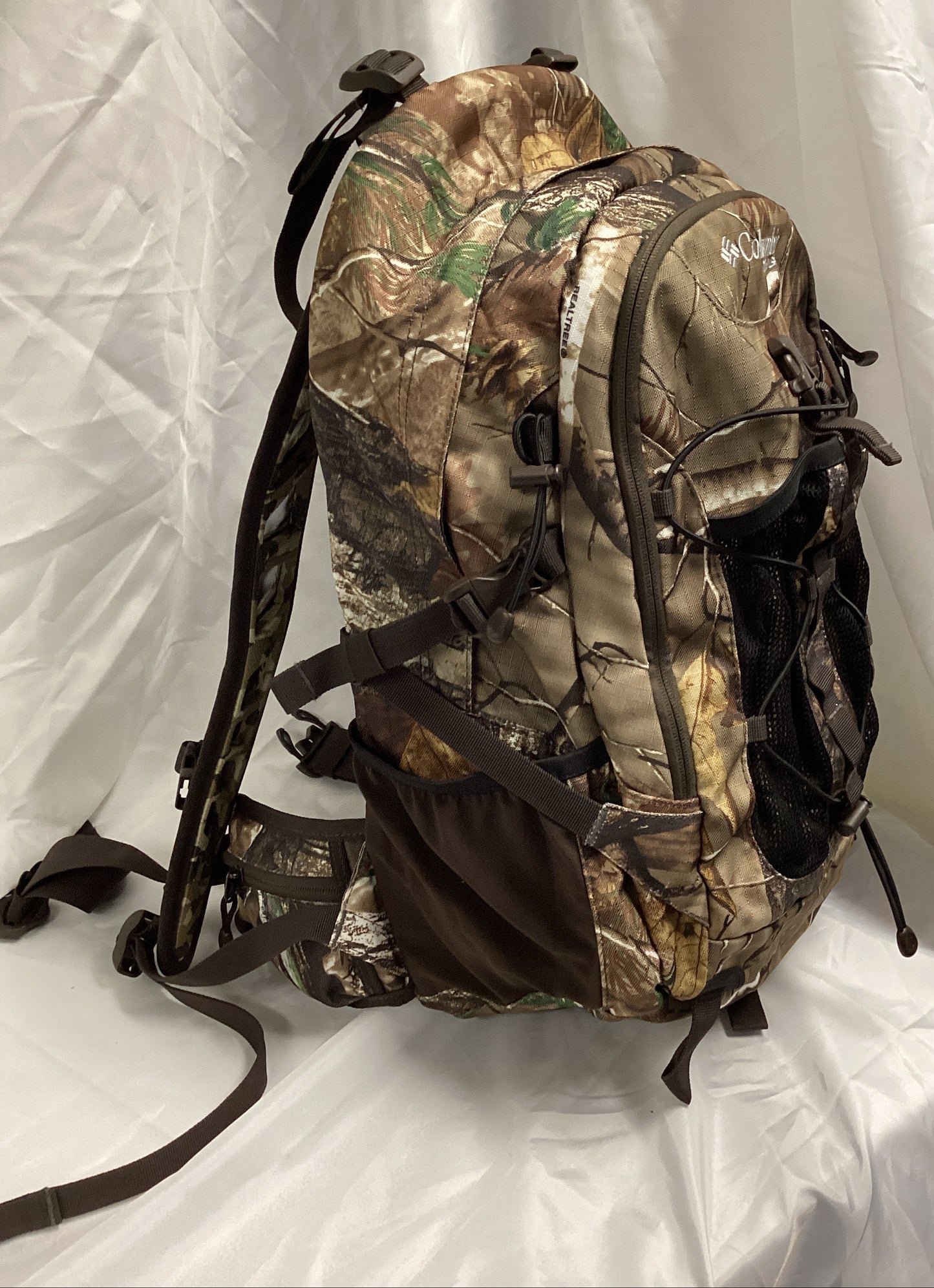 Columbia Performance Hunting Gear Backpack with Raincover (Previously Owned- Like New Condition)