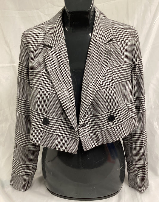 Forever 21 Career Jacket Ivory/ Black Small (Previously Owned- Like New Condition)