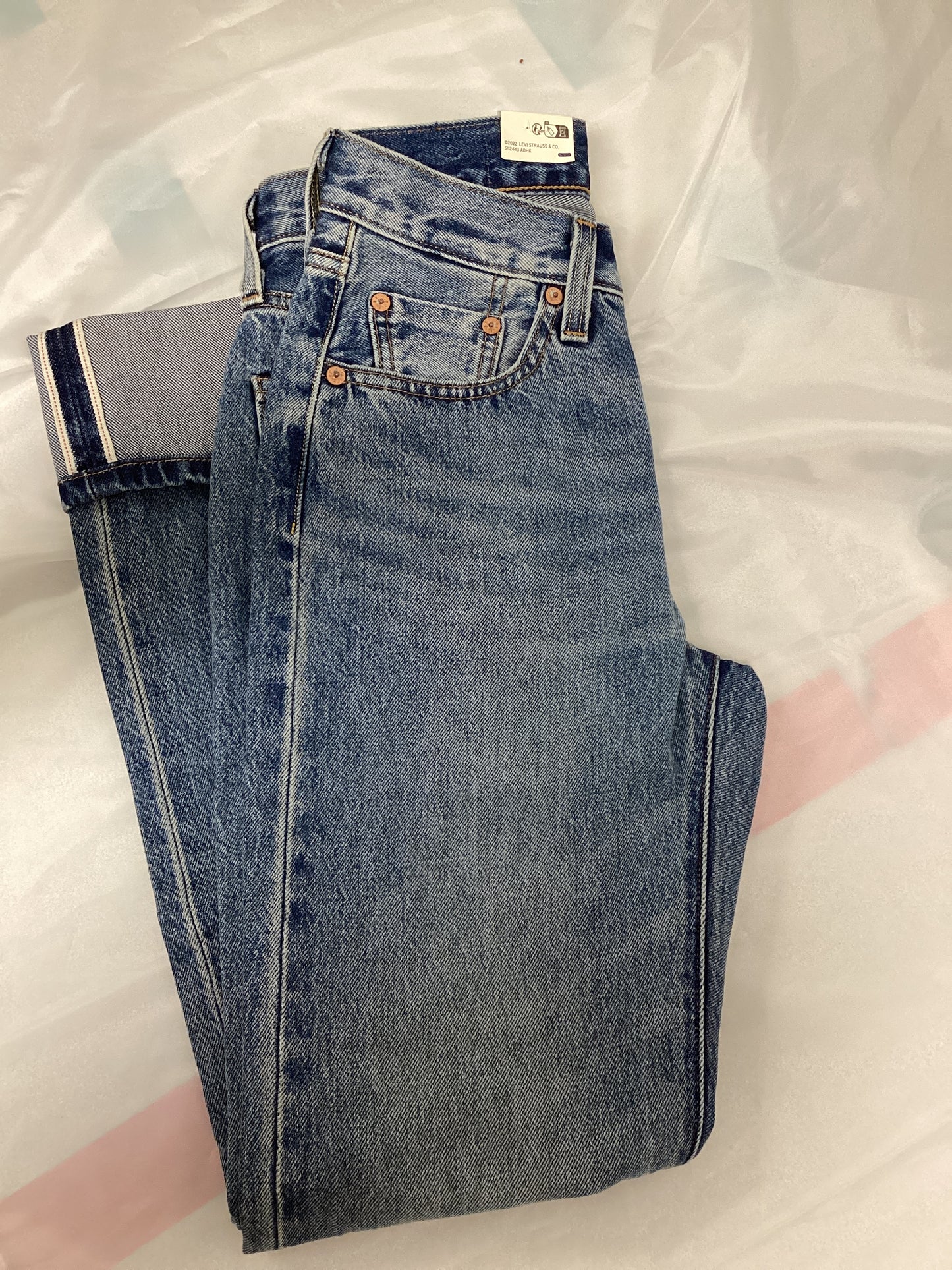 Levi's 501 Original High Rise Fitted Straight Leg 24x32 (Previously Owned- Like New Condition)
