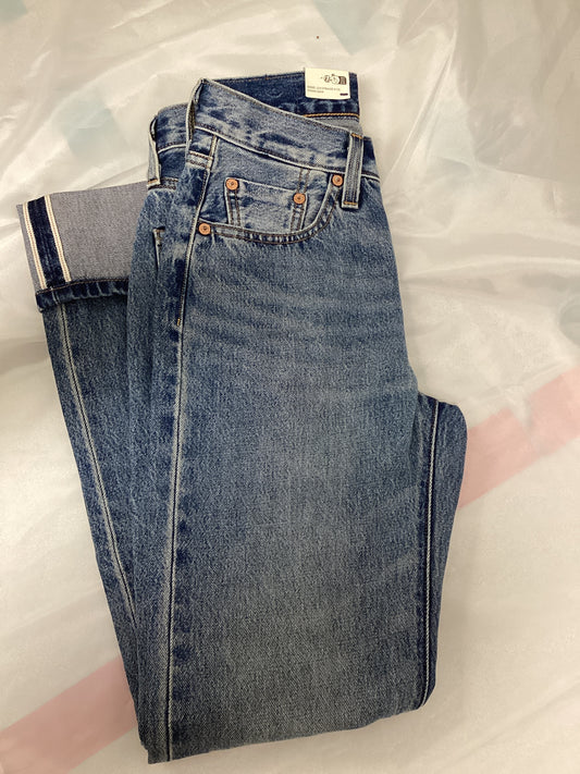 Levi's 501 Original High Rise Fitted Straight Leg 24x32 (Previously Owned- Like New Condition)