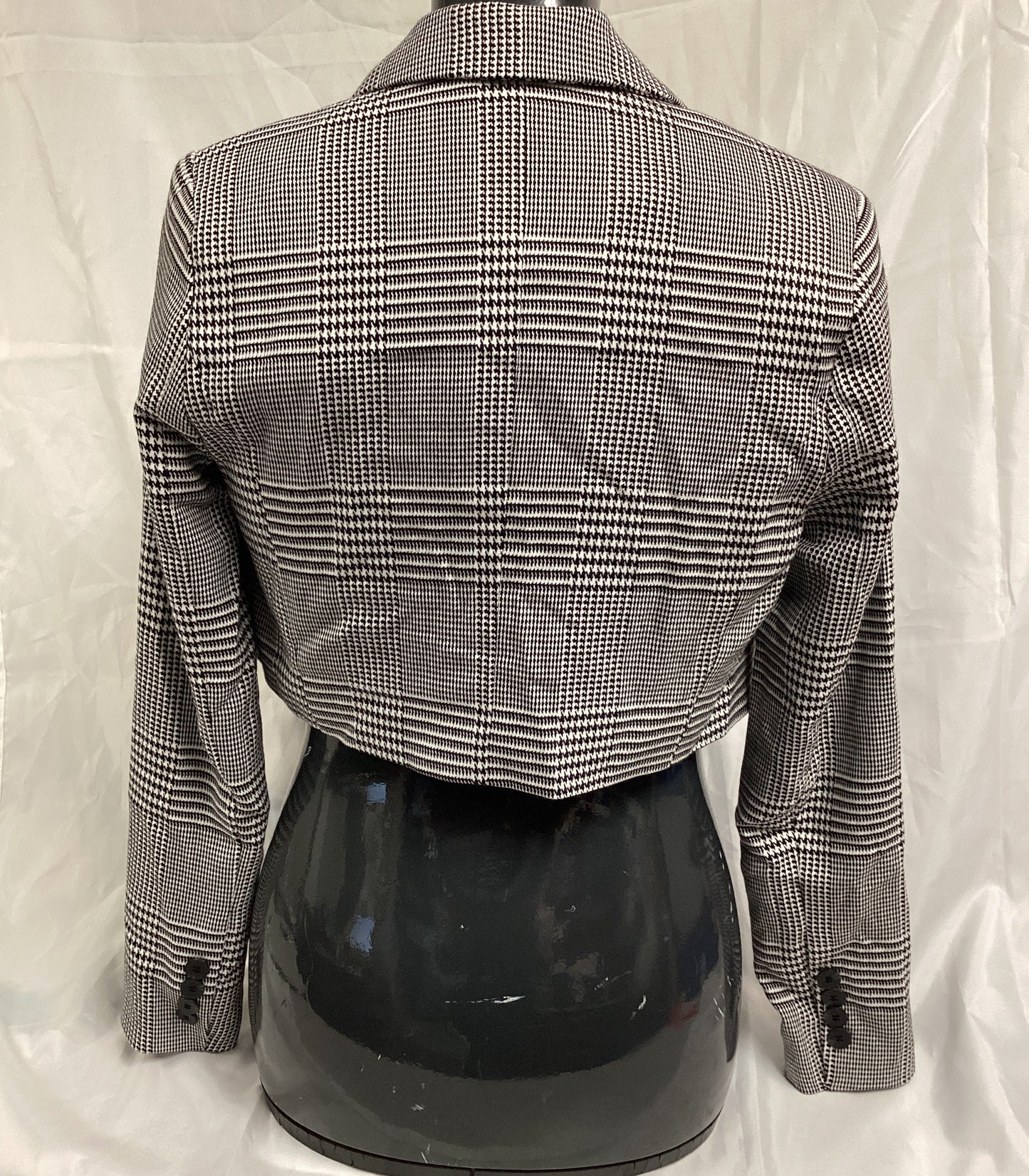 Forever 21 Career Jacket Ivory/ Black Small (Previously Owned- Like New Condition)