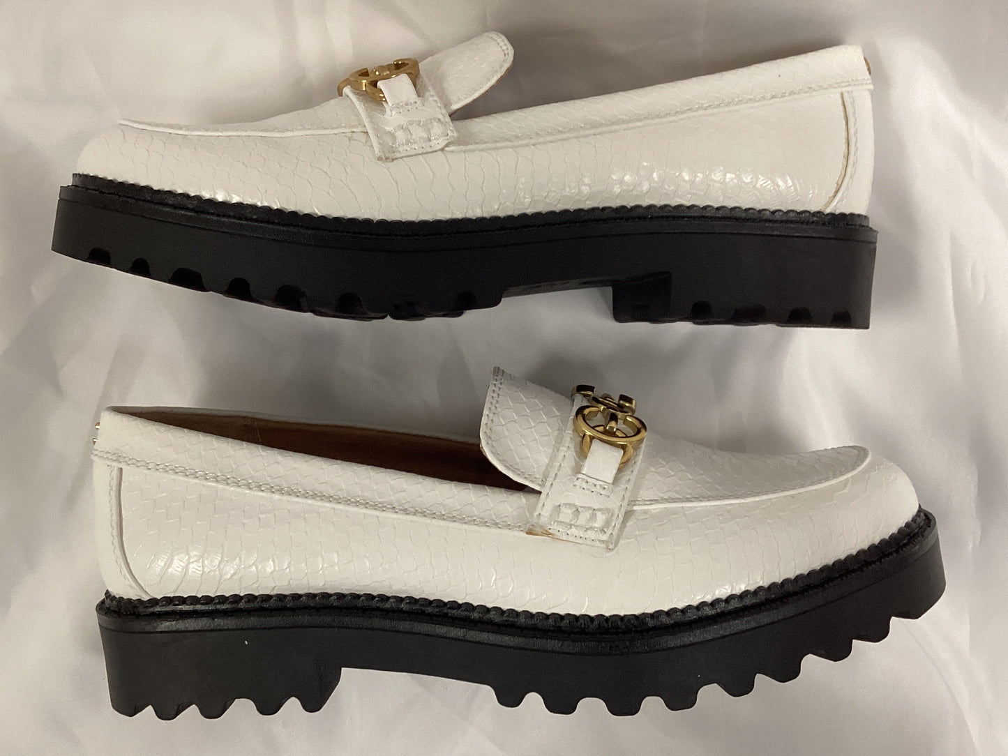 Circus By Sam Edelman Faux Leather Loafers White With Gold Accents Size 8 (Previously Owned- Like New Condition)