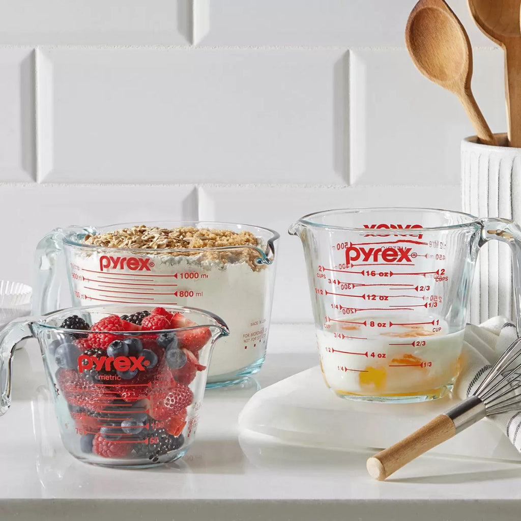PYREX 3 Piece Glass Measuring Cup Set - 1, 2 and 4 cups - Clear NEW IN BOX!